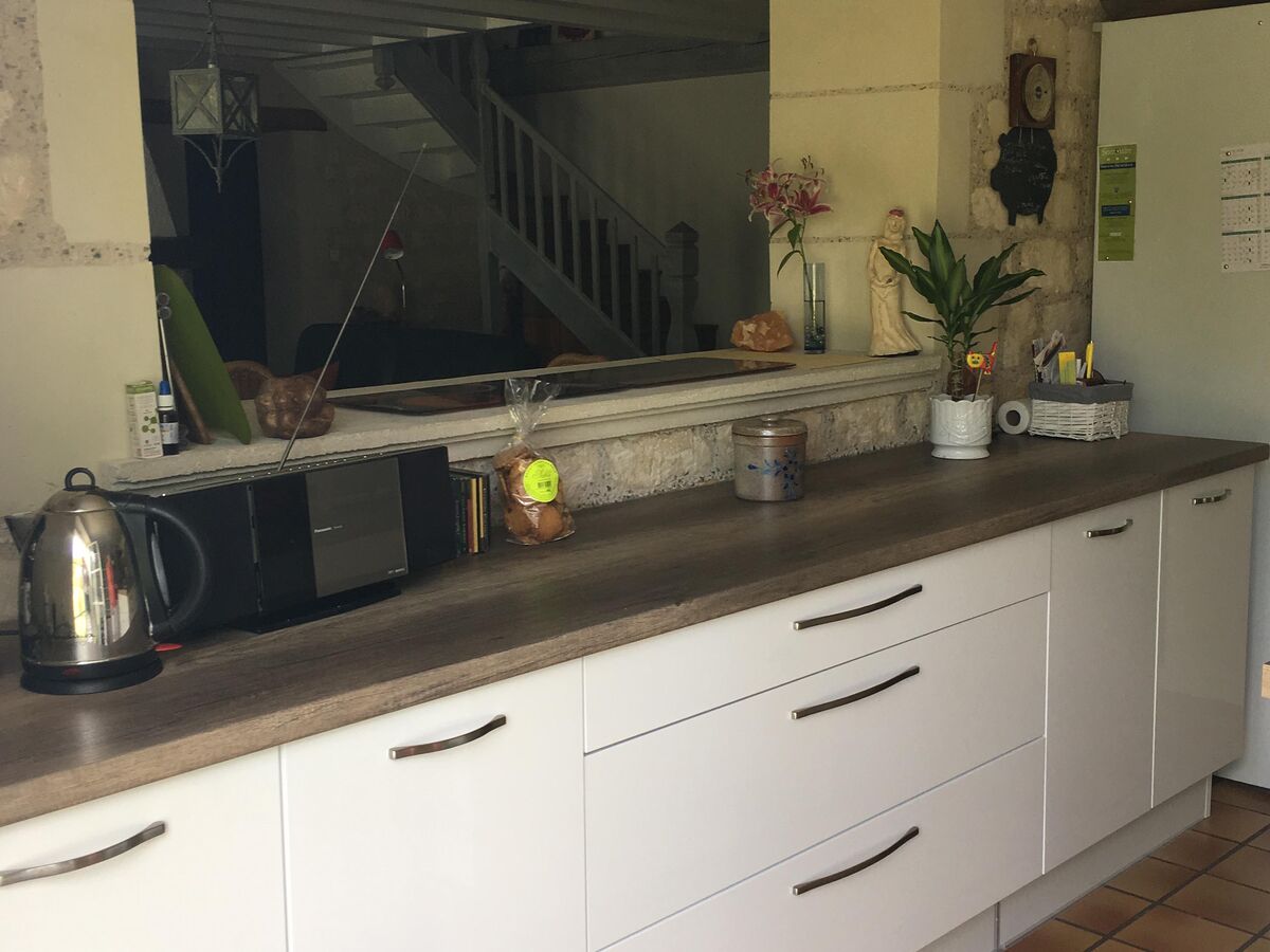 Cuisine avant-après sur mesure Petilla Blanc Brillant et Light Rouge Majestic Brillant