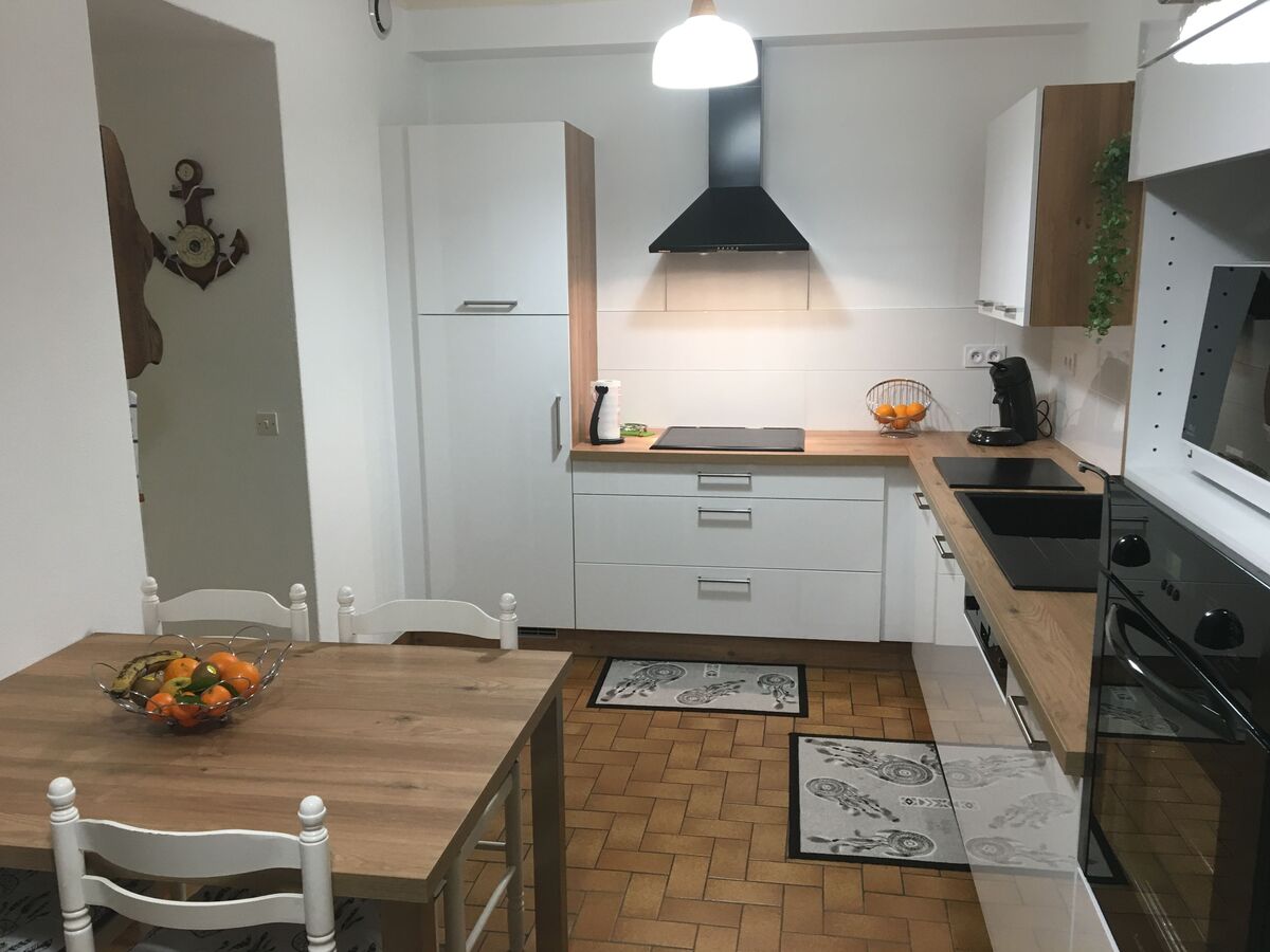 Rénovation cuisine équipée sur mesure Pétilla Blanc Brillant