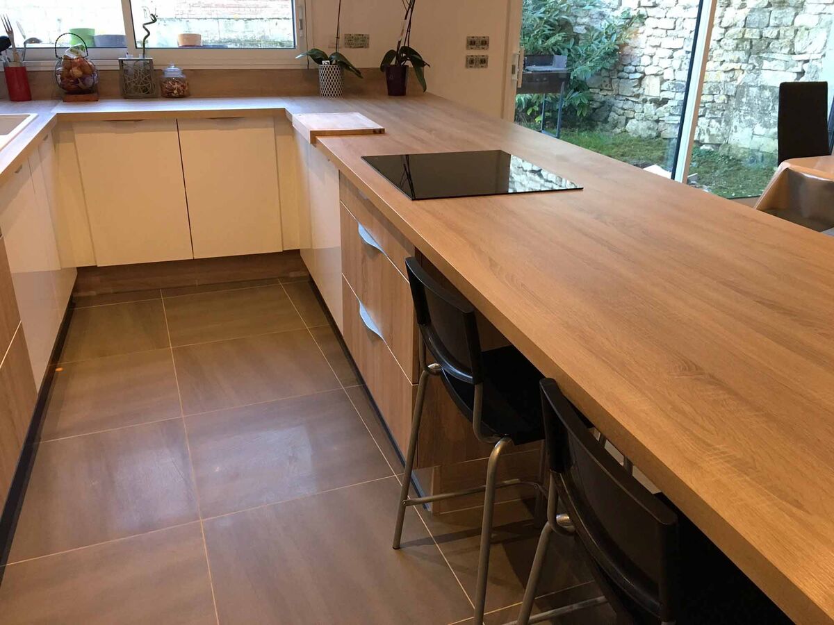 Cuisine avant-après sur mesure Petilla Blanc brillant