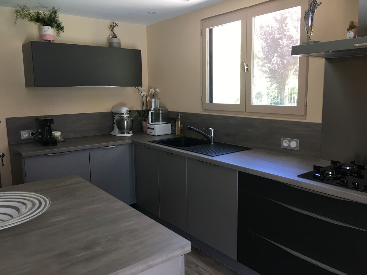 Rénovation cuisine équipée sur mesure Label Métal Brossé