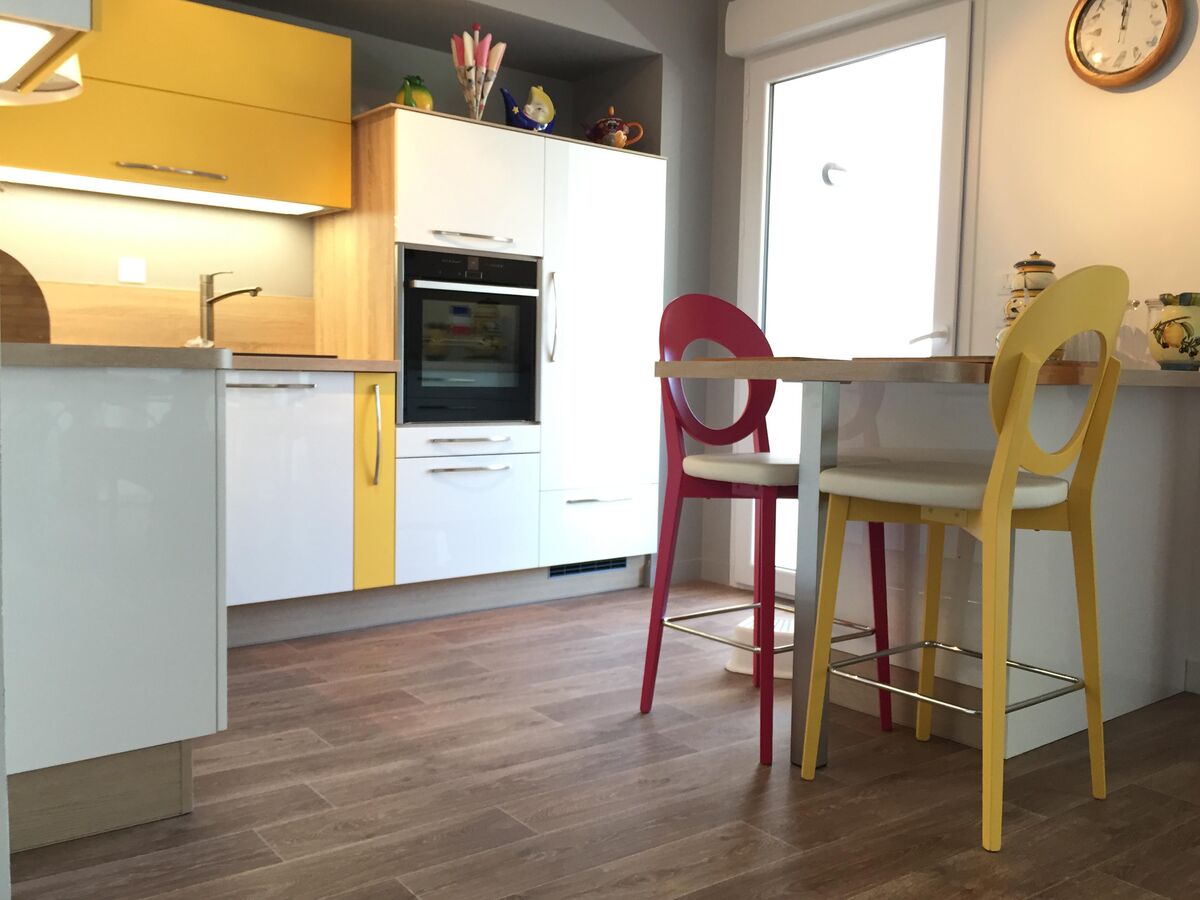 Cuisine avant-après sur mesure Light Blanc Brillant et Color Laqué Jaune Incas