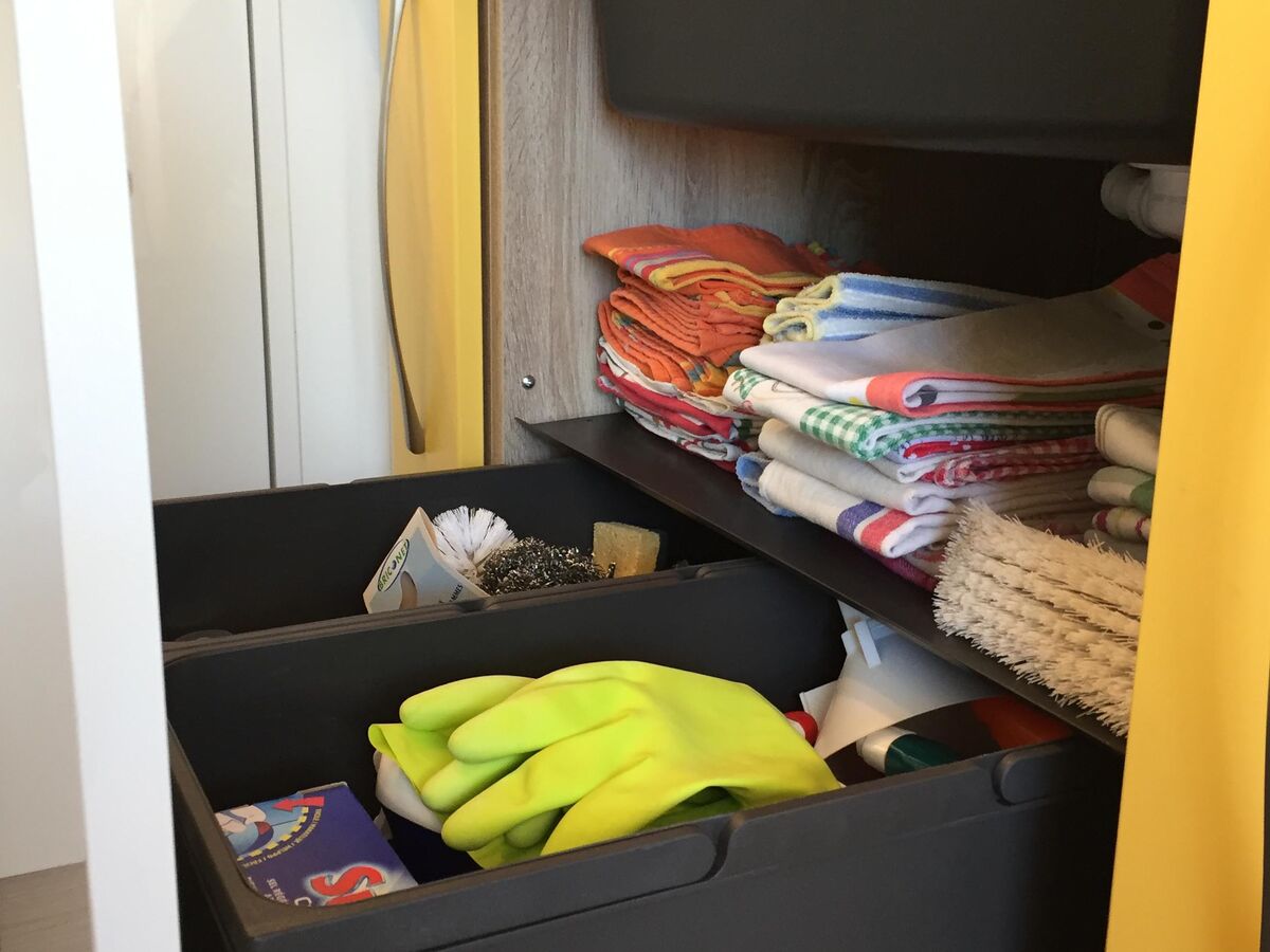 Cuisine avant-après sur mesure Light Blanc Brillant et Color Laqué Jaune Incas