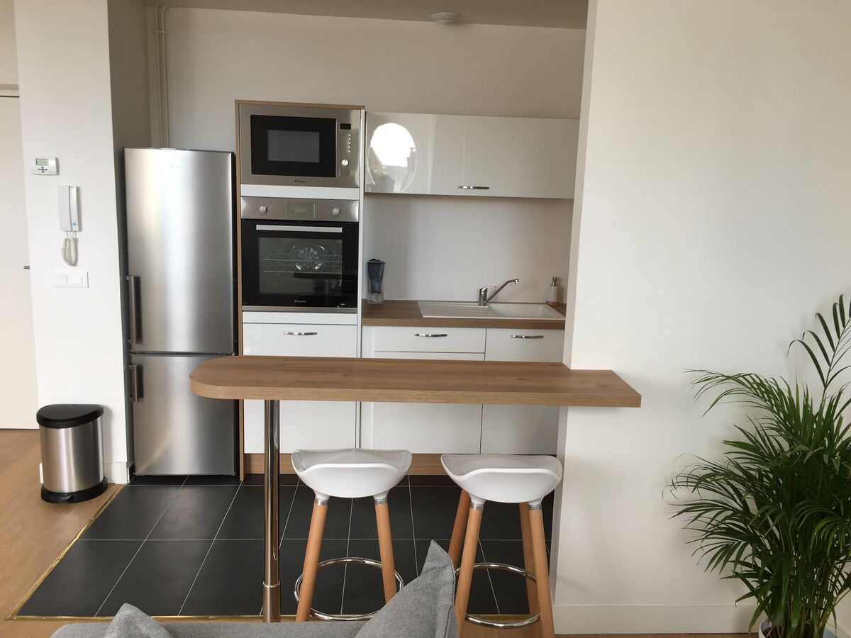 Cuisine avant-après sur mesure Petilla Blanc brillant