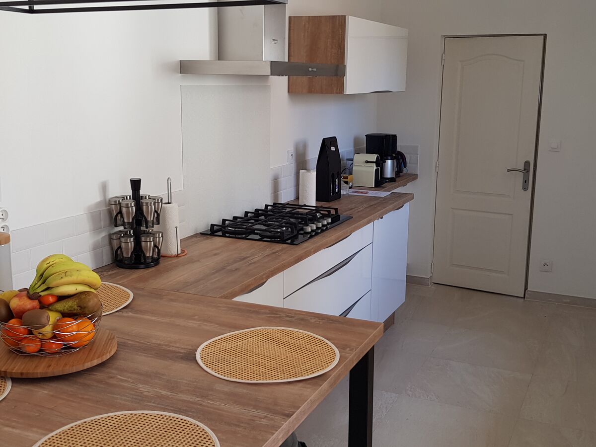 Rénovation cuisine équipée sur mesure PETILLA Blanc Brillant