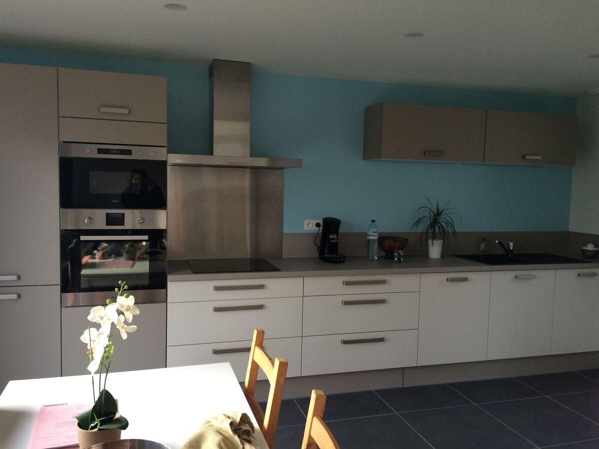 Rénovation cuisine sur mesure Vega Prem'S Blanc et Vega Prem'S Gris minéral