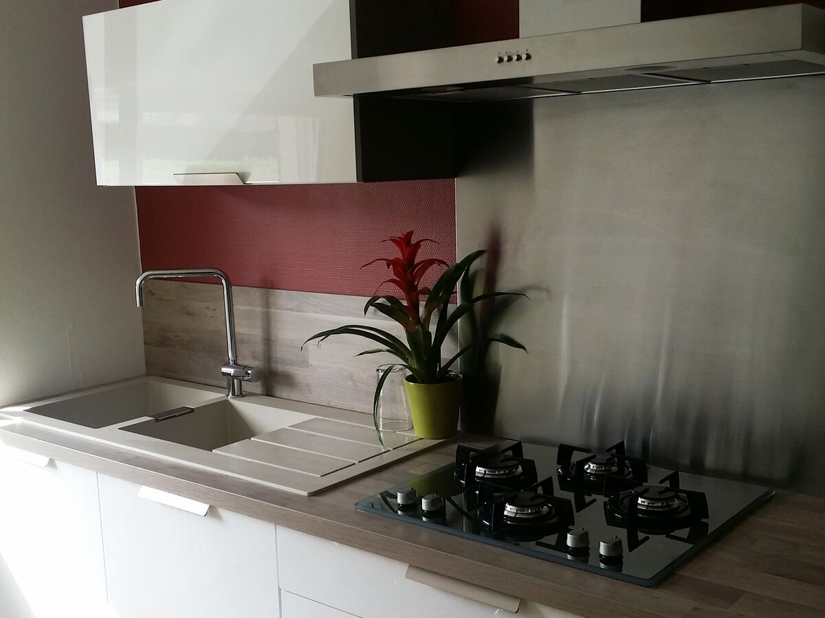 Rénovation cuisine sur mesure Petilla Blanc brillant