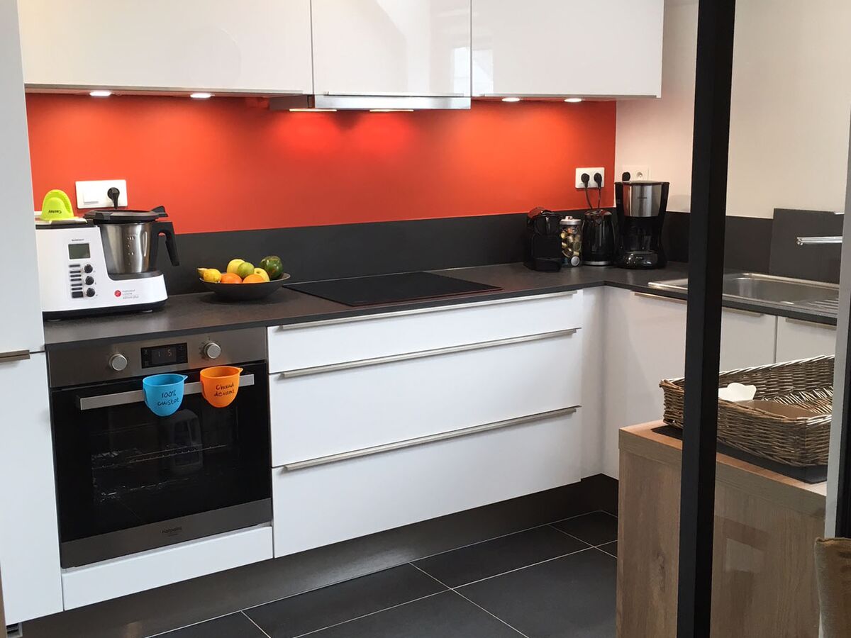 Cuisine avant-après sur mesure Pétilla Blanc Brillant