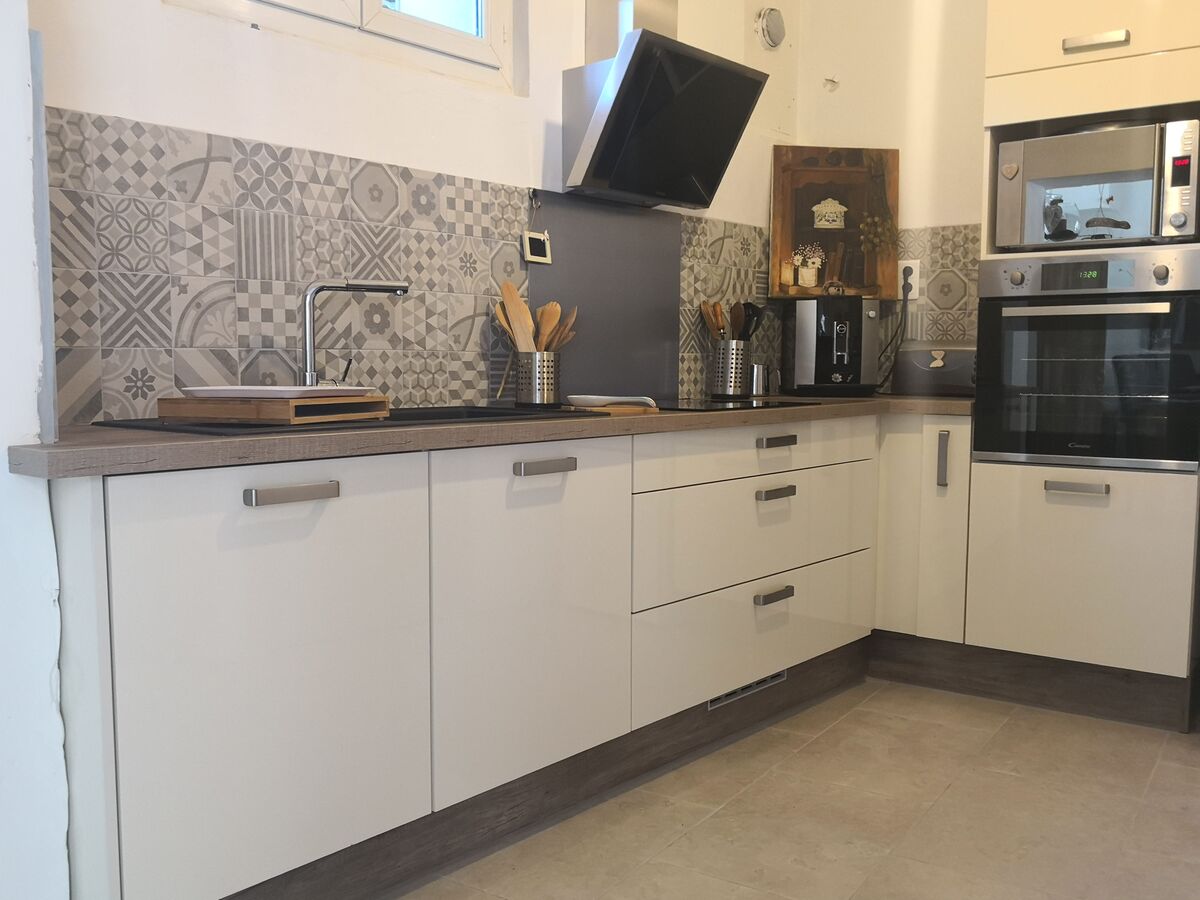 Cuisine avant-après sur mesure Petilla Blanc Brillant