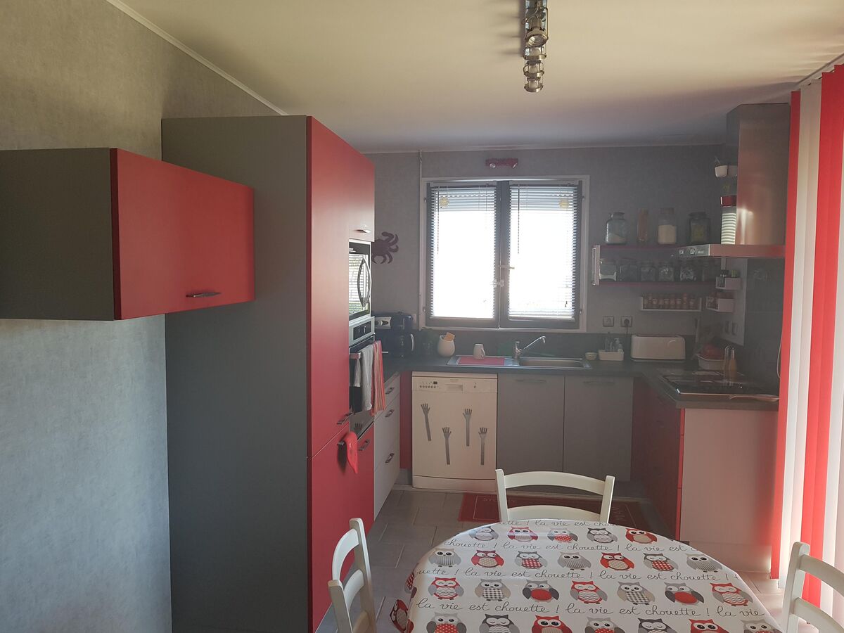 Rénovation cuisine équipée sur mesure Trend Cranberry et Gris Minéral