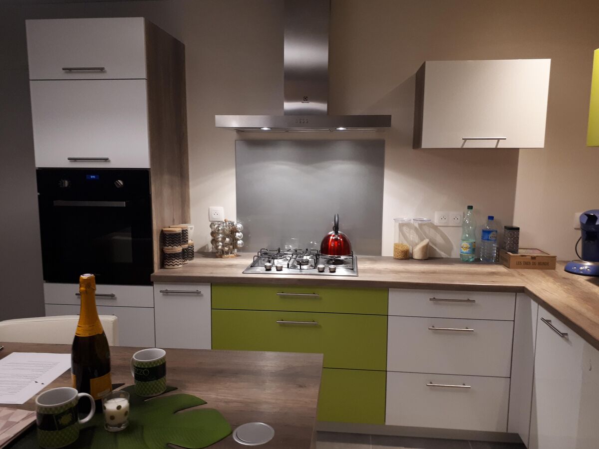 Cuisine équipée sur mesure Light blanc brillant