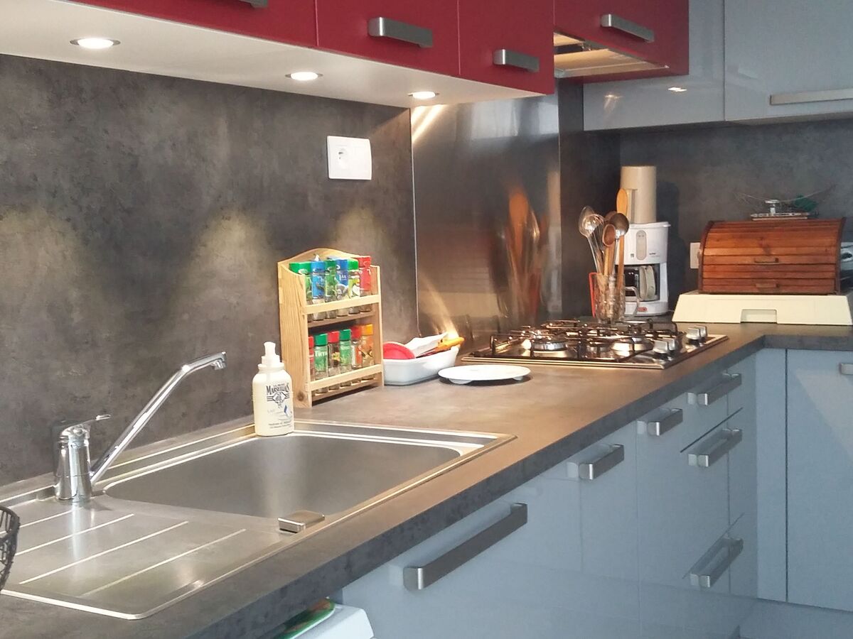 Rénovation cuisine sur mesure Trend + Gris minéral et Trend + Cranberry