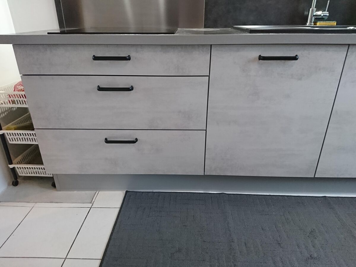 Cuisine avant-après sur mesure Vega Béton Clair