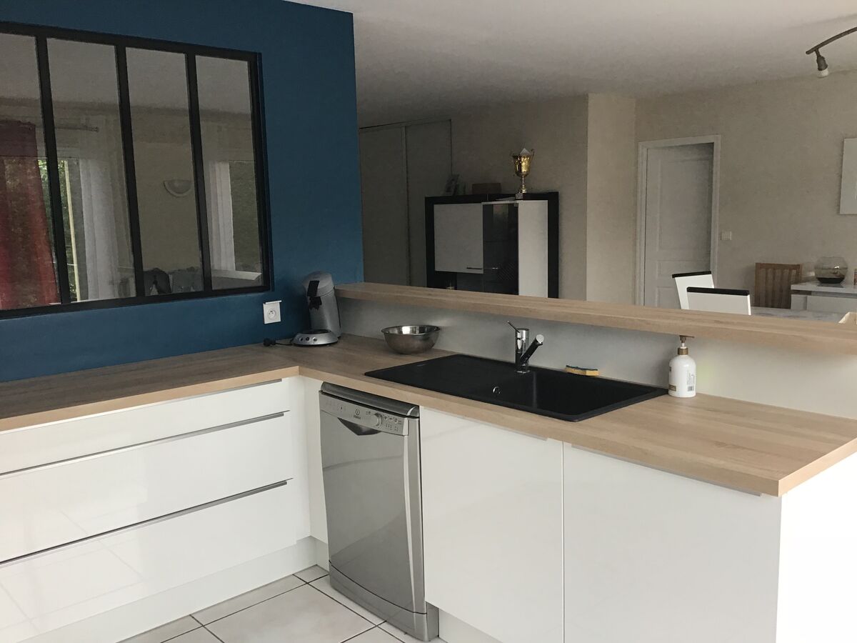 Rénovation cuisine équipée sur mesure Petilla Blanc Brillant