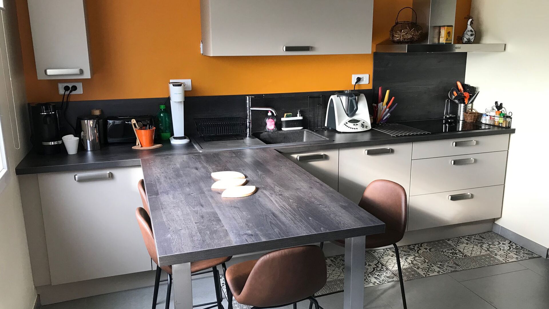 Cuisine équipée sur mesure Trend Mistigris et Woody Dark