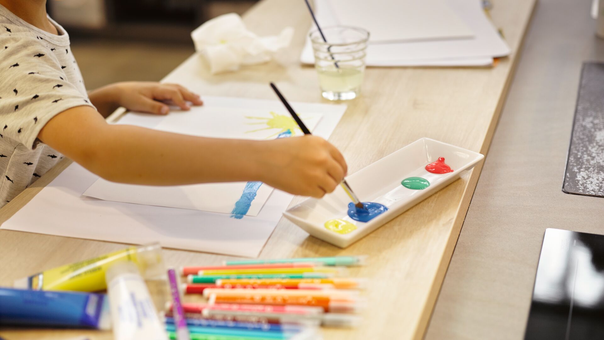 De retour de vacances ou bientôt sur le départ ? Découvrez toutes nos astuces pour des réalisations DIY à partir de vos objets rapportés de votre séjour.