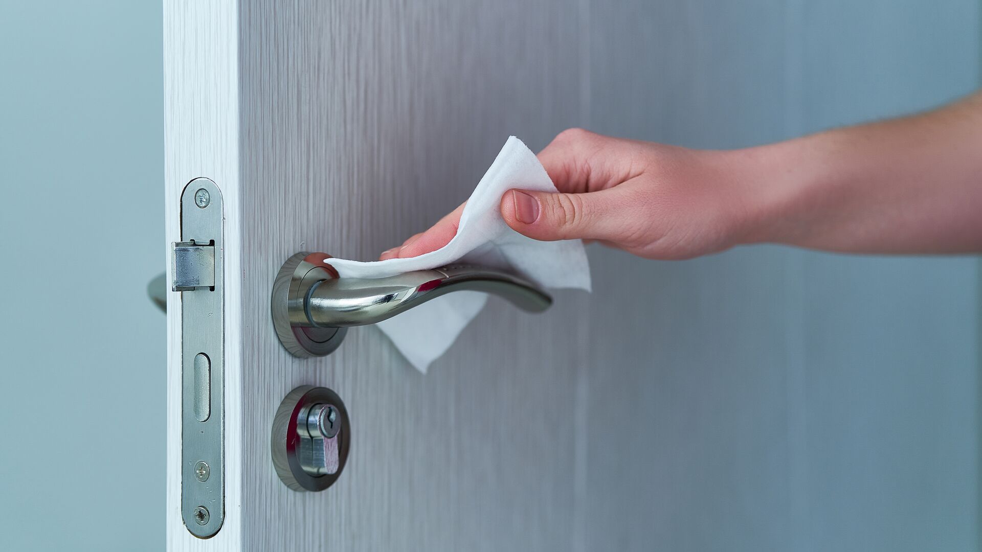 Nettoyage d'une poignée de porte