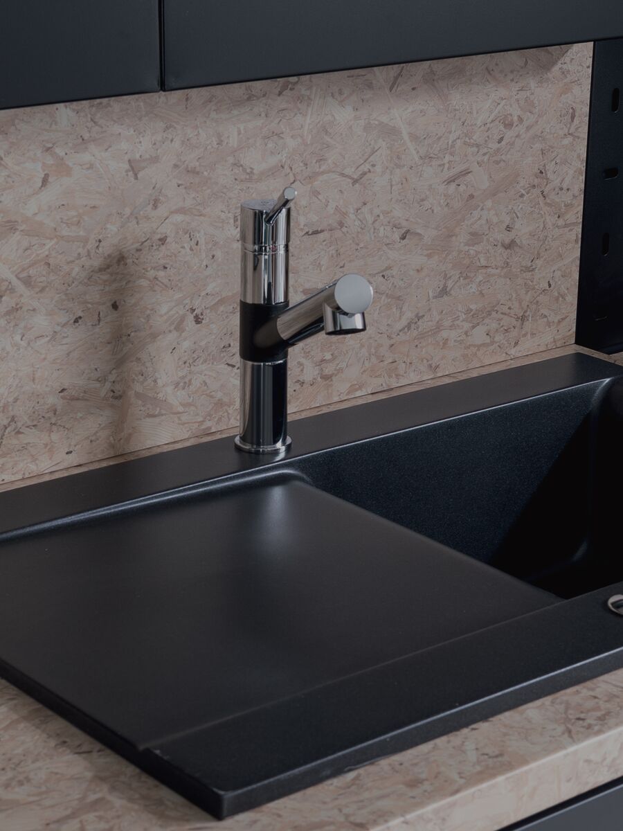 Evier Schock noir avec mitigeur chrome