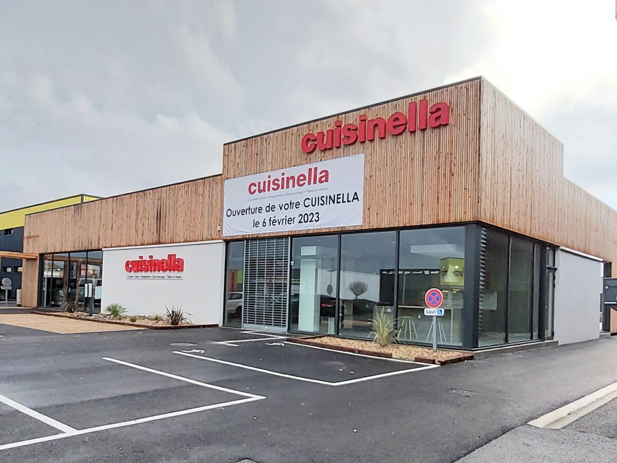 Photo façade magasin cuisinella Angoulins