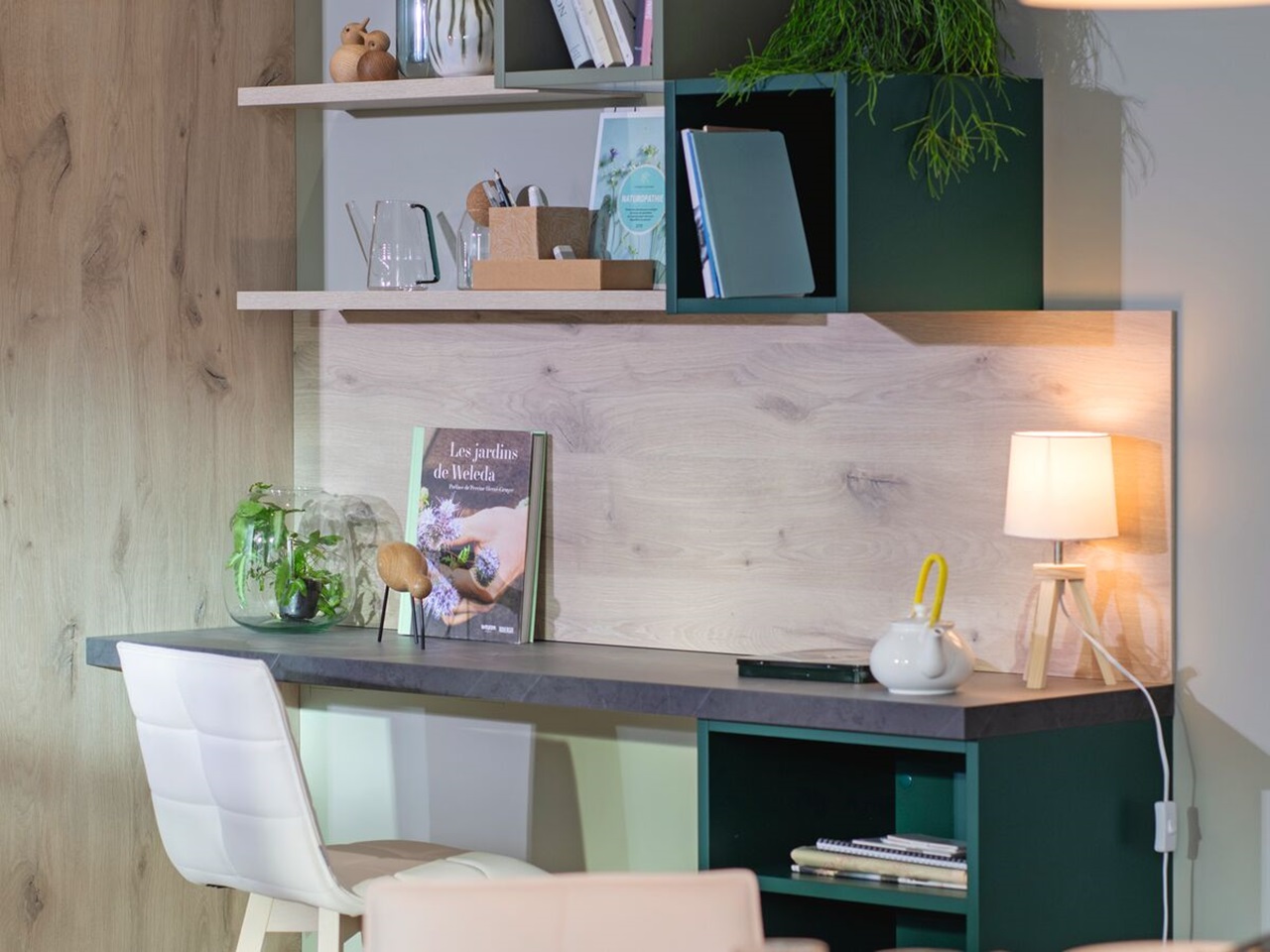 26 idées de bureaux suspendus, le meuble très pratique pour les petits  espaces