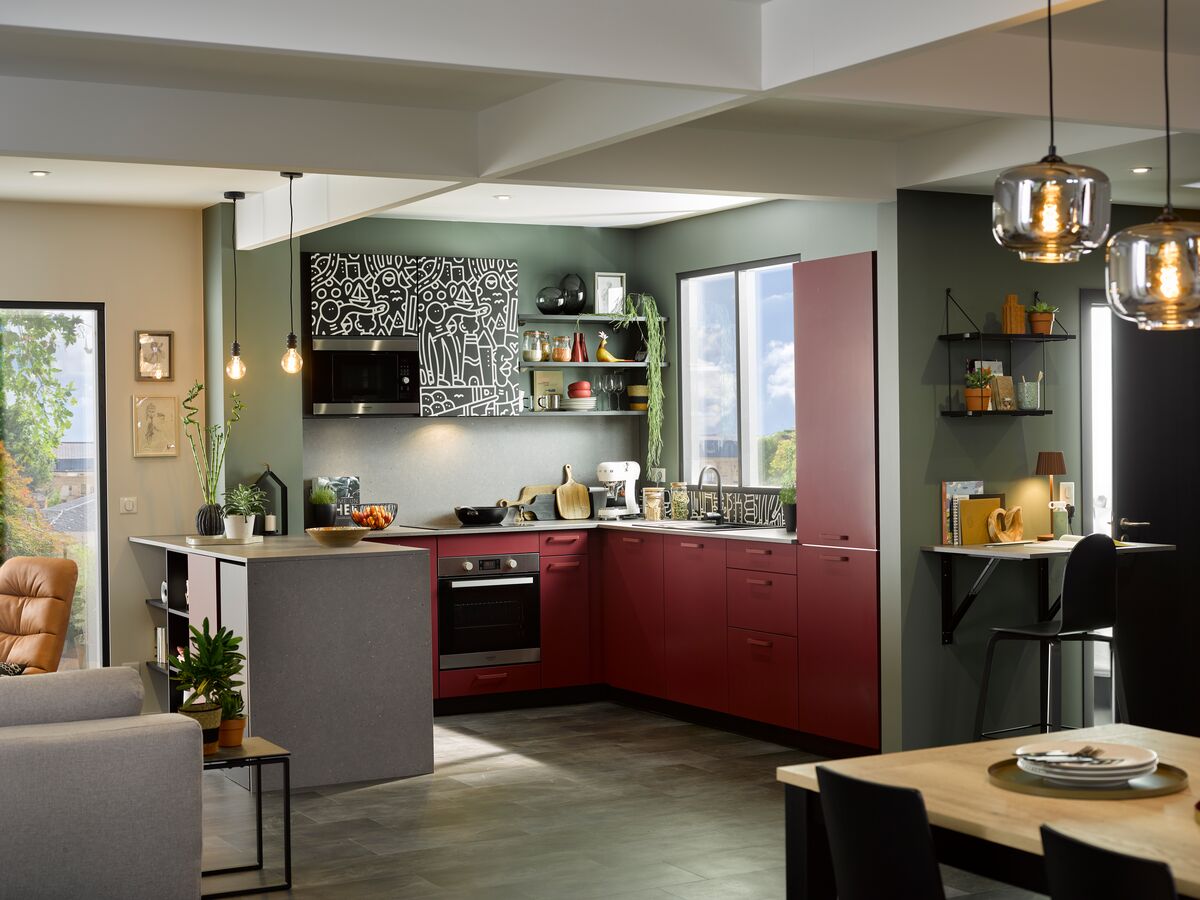 Cuisinella Pure – Minimalistische Küche Alpinweiß – Weiß mit Holz und Dunkelgrau