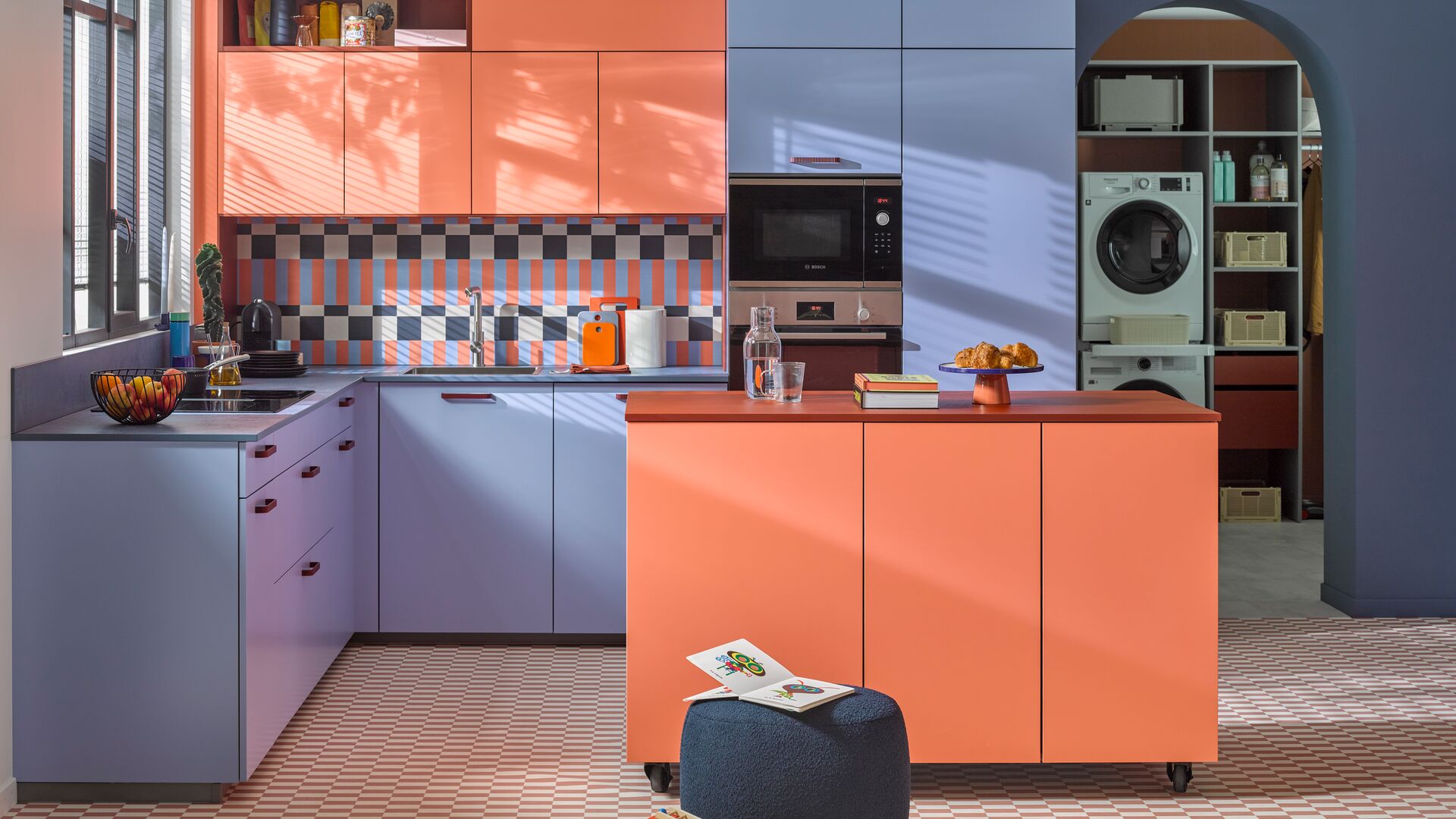 Cuisine créative et colorée bleue et orange