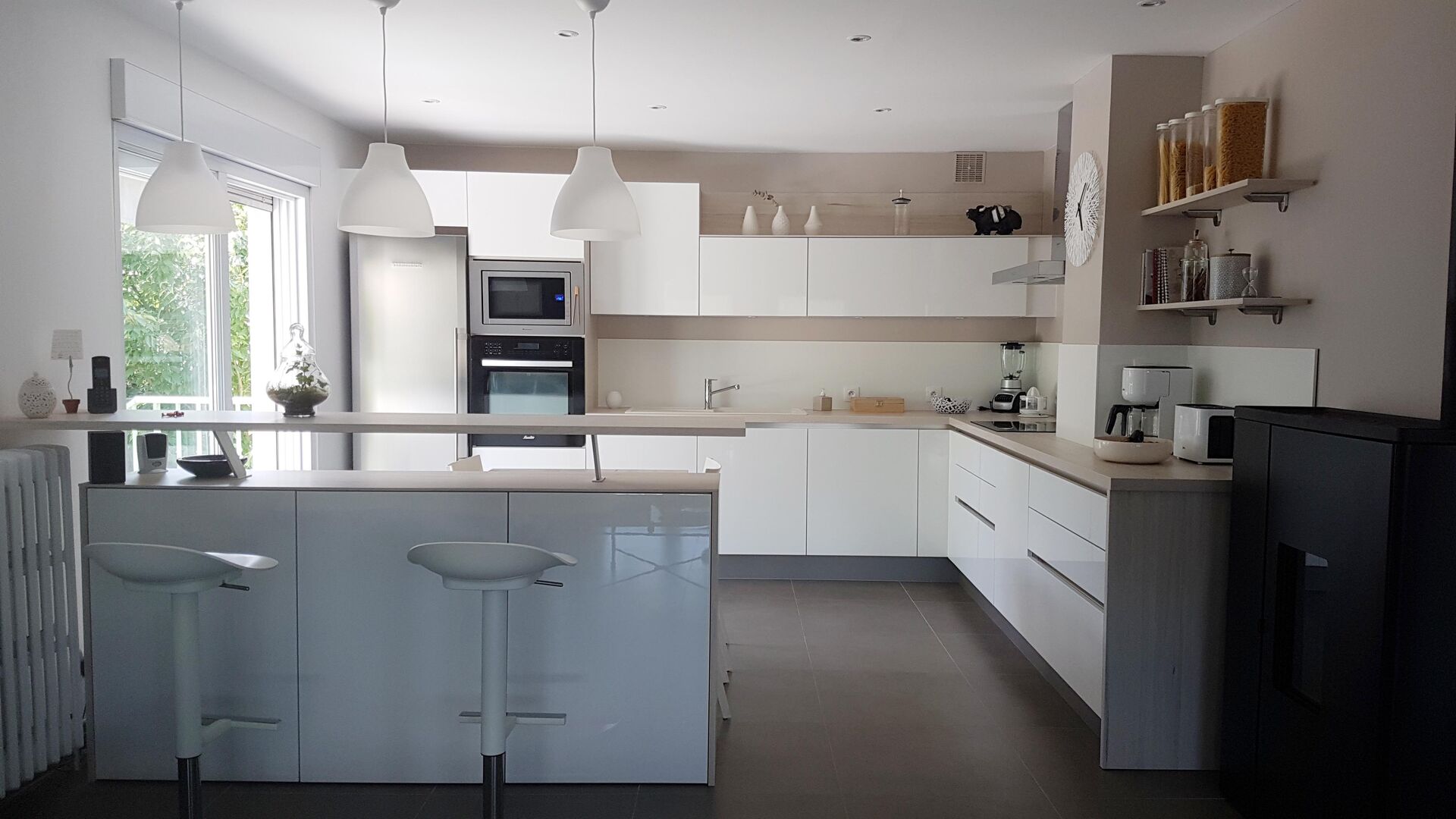 Cuisine équipée sur mesure Light Blanc Brillant