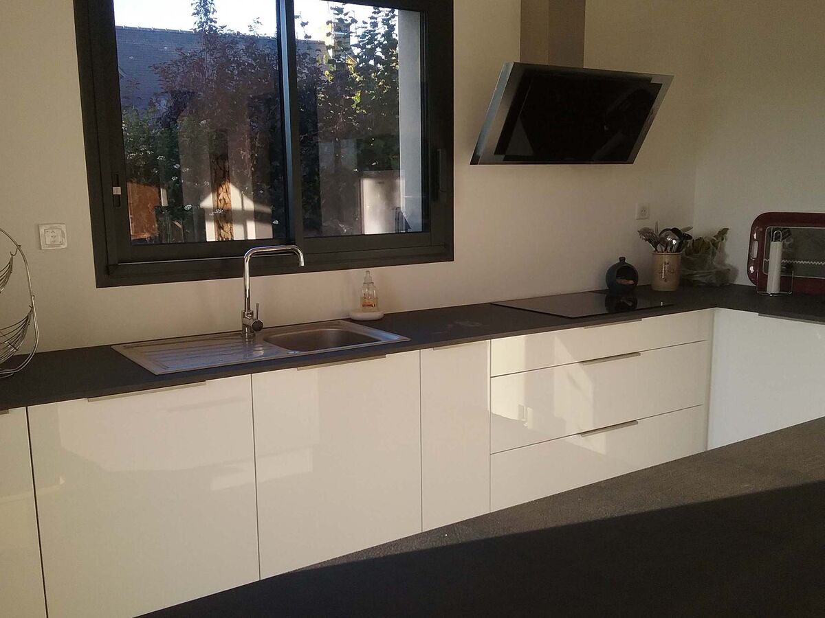 Cuisine avant-près sur mesure Light Blanc Brillant