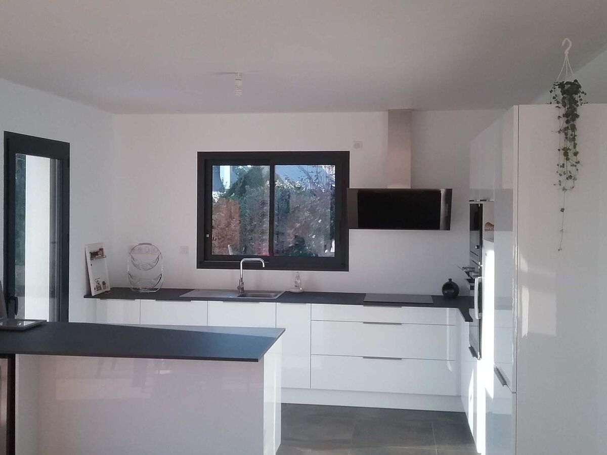 Cuisine avant-près sur mesure Light Blanc Brillant