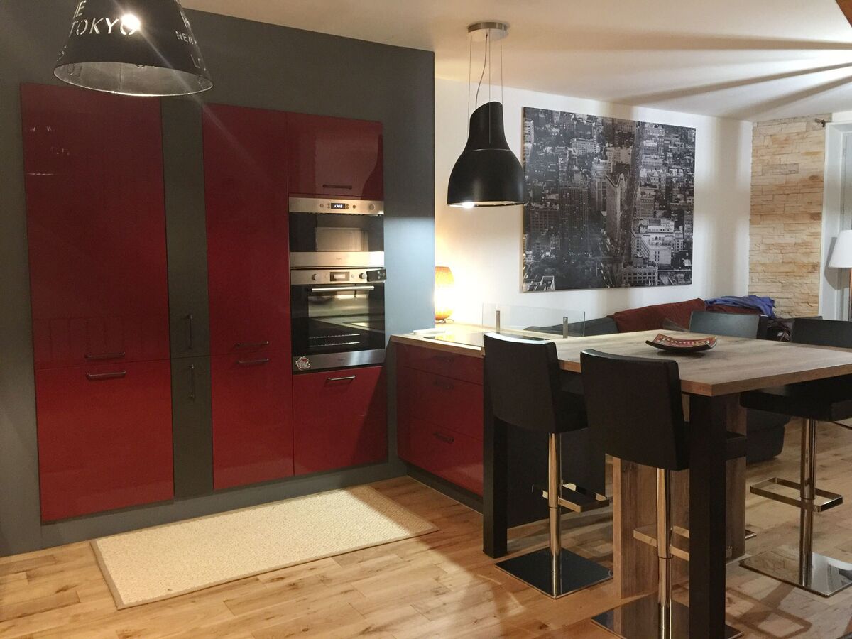 Cuisine avant-après sur mesure Light Rouge Majestic Brillant