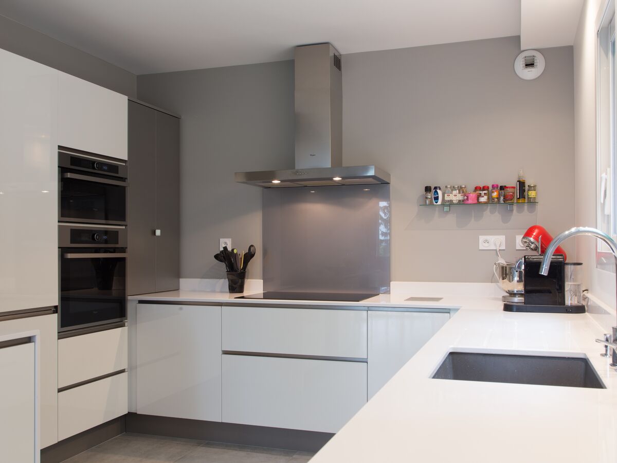 Rénovation cuisine sur mesure Light Jet Blanc brillant