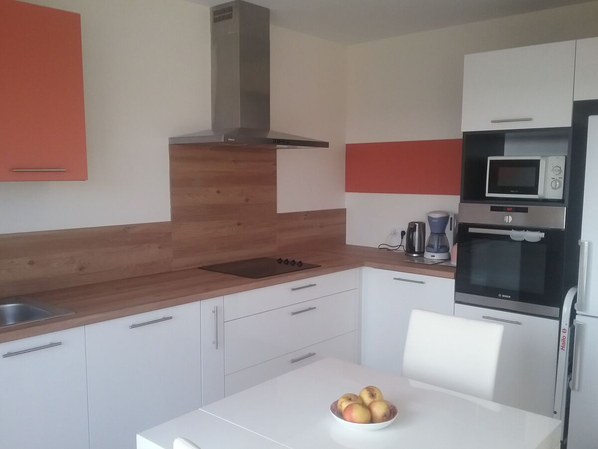 Cuisine avant-après sur mesure Light Blanc Brillant et Color Laqué Terre de Sienne