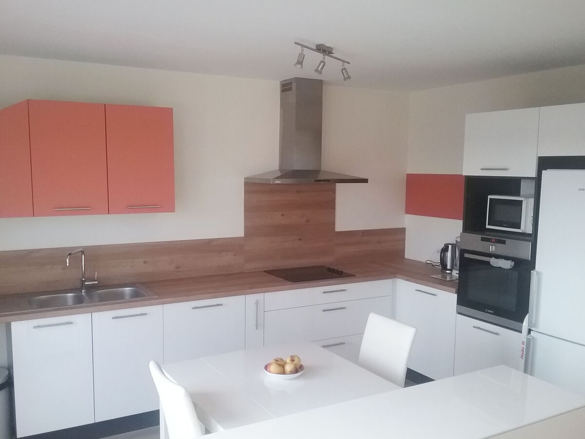 Cuisine avant-après sur mesure Light Blanc Brillant et Color Laqué Terre de Sienne