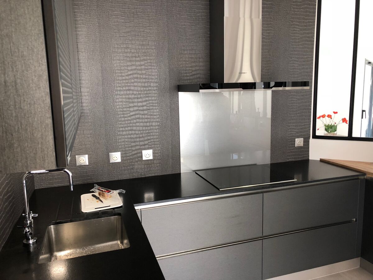 Rénovation cuisine équipée sur mesure Label Métal Brossé