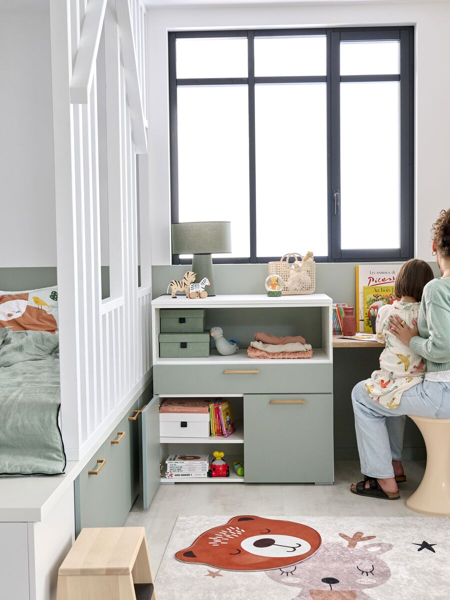 Découvrez nos conseils experts pour créer une chambre d'enfant évolutive et fonctionnelle. Mobilier adaptable, rangements optimisés et espaces bien pensés pour un aménagement durable. 
