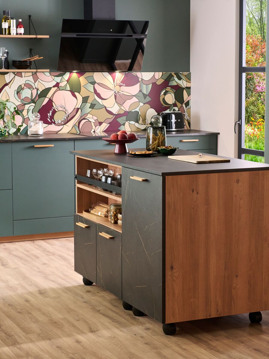 Découvrez l'îlot nomade Cuisinella, l'innovation qui rend l'îlot central accessible à tous ! Mobile, modulable et malin, il s'adapte à toutes les cuisines.