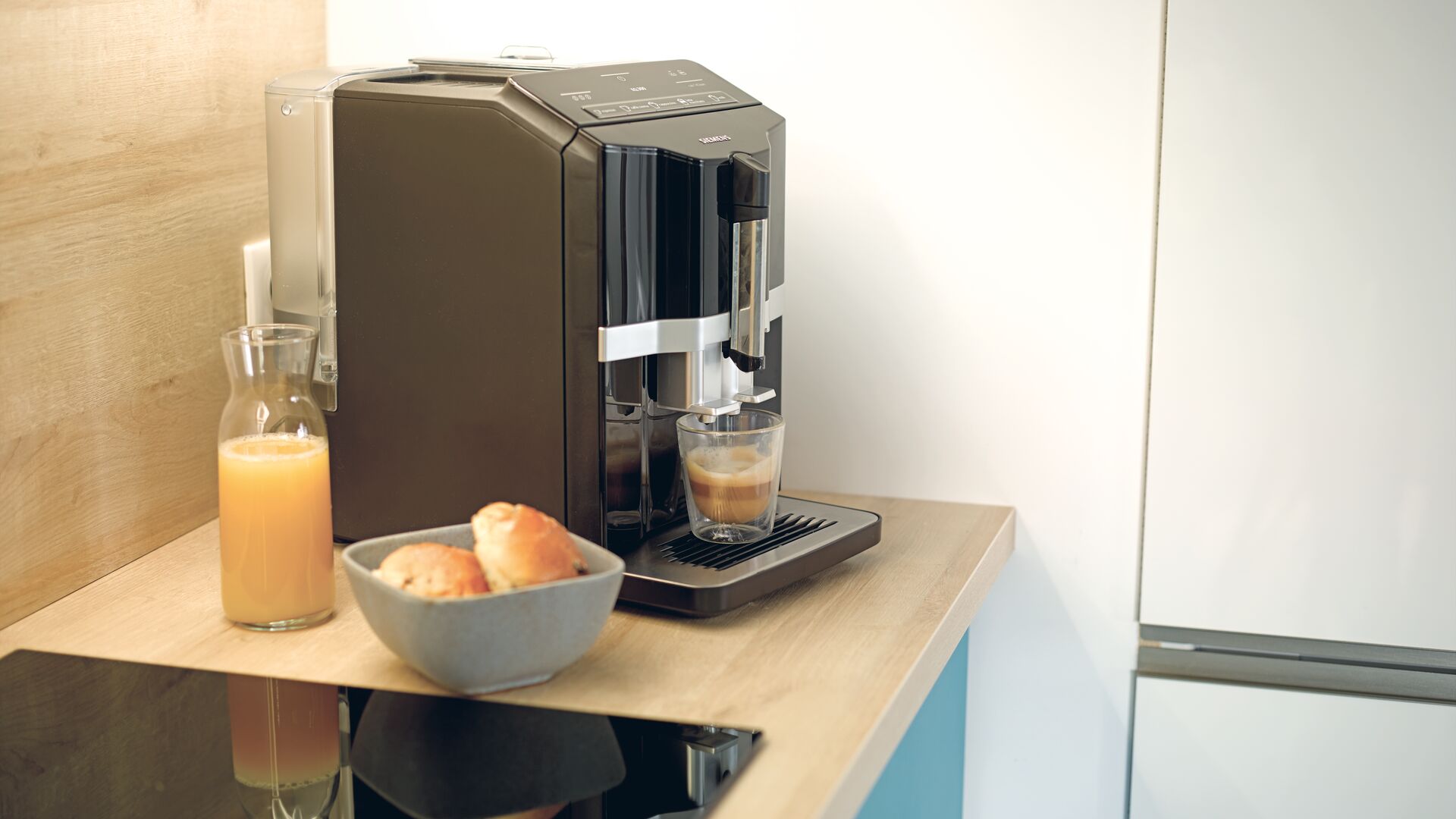 Découvrez nos astuces écologiques et efficaces pour entretenir votre machine à café. Guide complet pour un détartrage naturel et un nettoyage optimal.